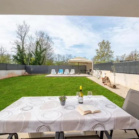 Appartement Em Poreč