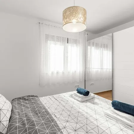 Apartment Em
